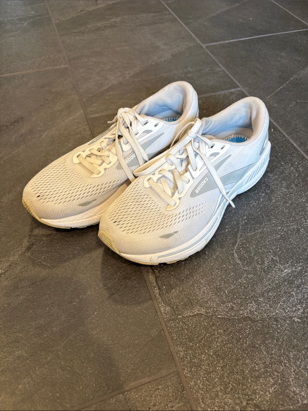 Brooks Women's White/Light Gray Running Shoes